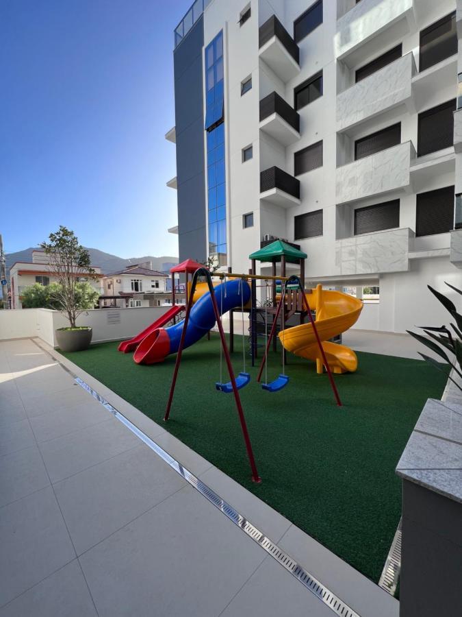 Cobertura Velejar Em Condominio Clube - Com Area De Lazer Governador Celso Ramos Exterior photo